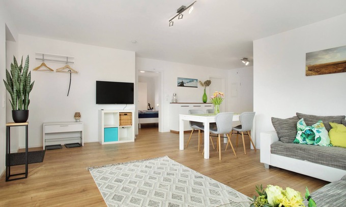 Ludwigshafen Apartment | Apartment 'Achterkajüte' with Private Terrace and Wi-Fi