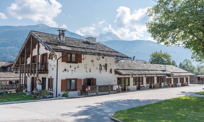 Pinzolo Apartment | Apartment 'Adamello 15' with Wi-Fi