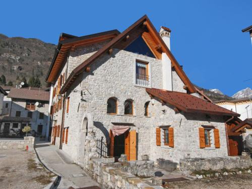 Barcis Apartment | Apartment Albergo Diffuso - Cjasa Ustin-4 by Interhome
