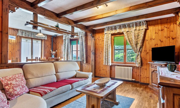 Nus Apartment | Apartment 'Alloggio Chez Favre' with Mountain View, Private Garden and Wi-Fi