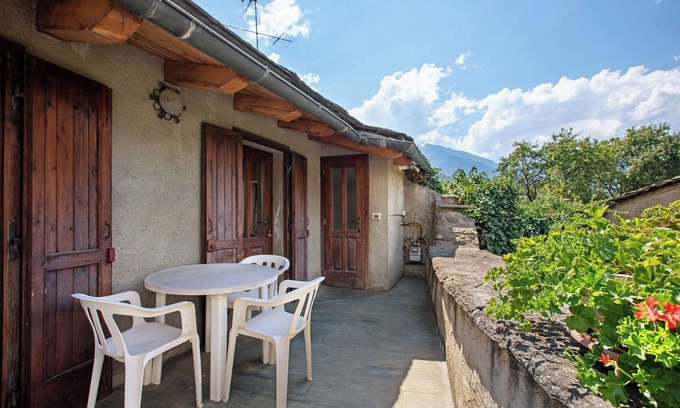 Saint-Pierre Apartment | Apartment 'Alloggio La Tour' with Mountain View, Private Garden and Balcony
