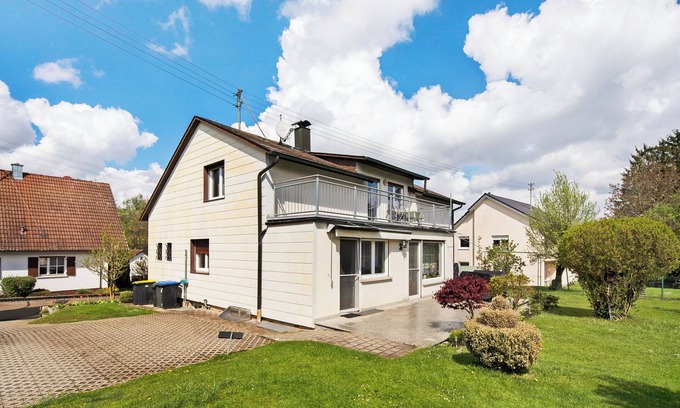 Offingen Apartment | Apartment 'Am Schlehbach' with Private Garden, Balcony and Wi-Fi