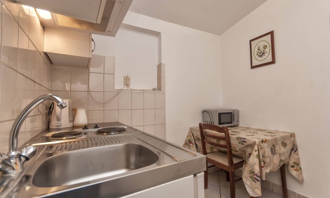 Bili brig Apartment | Apartment and Rooms Ivan (45191-A18) - Makarska