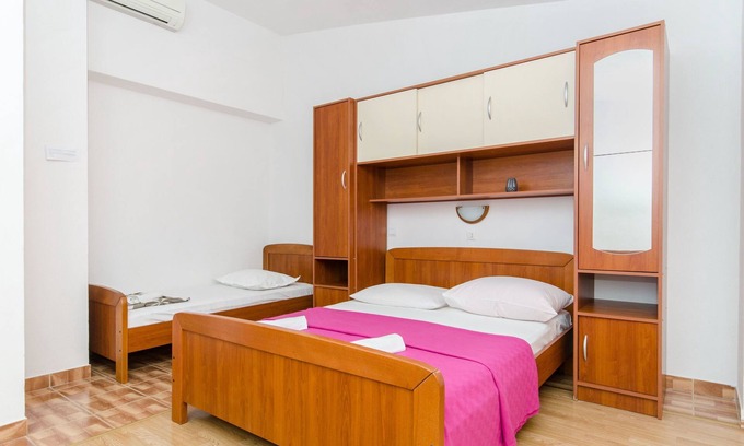 Umac Apartment | Apartment and Rooms Ivan