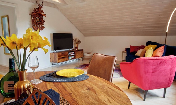 Elfershausen Apartment | Apartment 'Angernest' with Shared Garden, Balcony and Wi-Fi