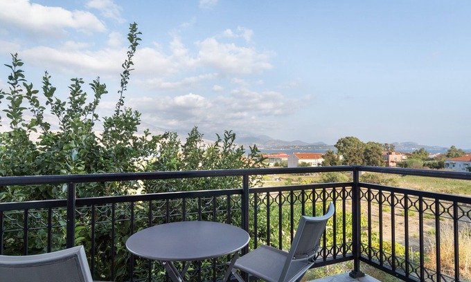 Lixouri Apartment | Apartment 'Anna's House 1 In Lixouri' with Sea View, Wi-Fi and Air Conditioning