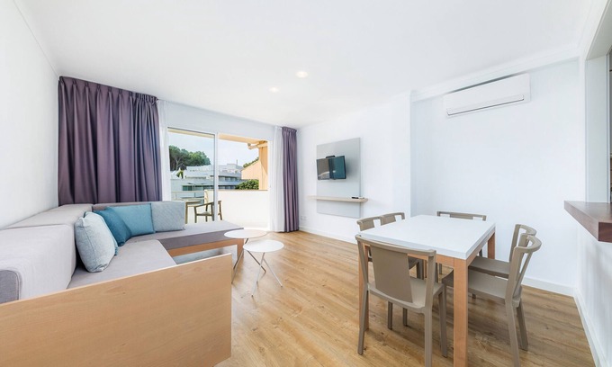 Canyamel Apartment | Apartment 'Apartament Massanet 2a' with Balcony, Wi-Fi and Air Conditioning