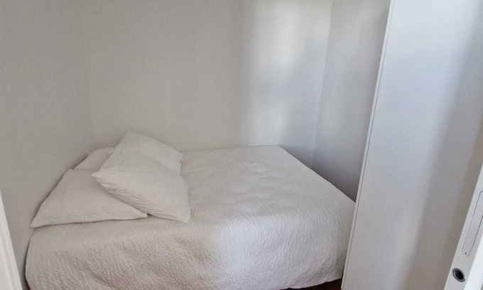 Bourges Apartment | Apartment-Apartment-Ensuite with Shower-City view