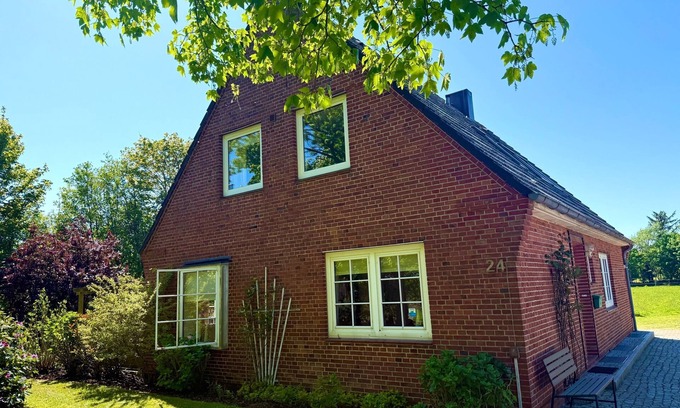 Utersum Apartment | Apartment/apartment for 5 guests with 62m² in Utersum (109706)