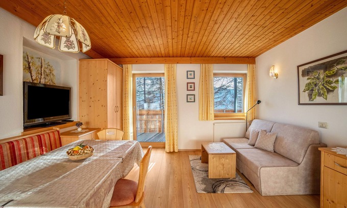 Acereto Apartment | Apartment App Hubertus - Sagernock with mountain view, south-facing balcony and WLAN