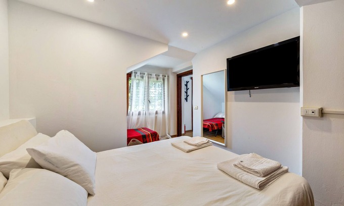 Pieve di Cadore Apartment | Apartment 'Appartamento Piano Terra 1' with Mountain View, Shared Garden and Wi-Fi