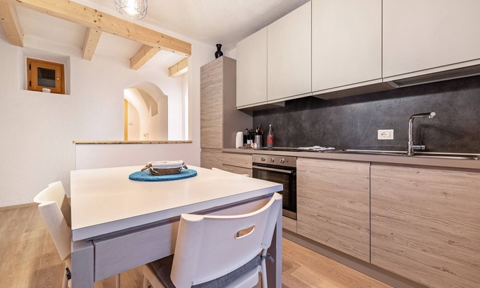 Tione di Trento Apartment | Apartment 'Appartamento Monti E Laghi' with Mountain View, Balcony and Wi-Fi