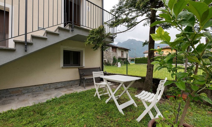 Prata Camportaccio Apartment | Apartment 'Appartamento' with Mountain View, Wi-Fi and Air Conditioning