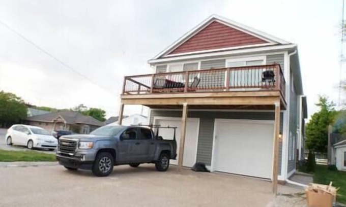 Frankfort Apartment | Apartment at Fieldstone Manor