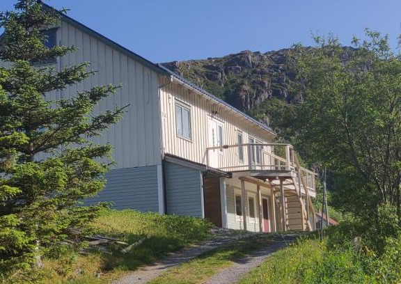 Flakstad Apartment | Apartment at Lofoten. Mølnarodden.