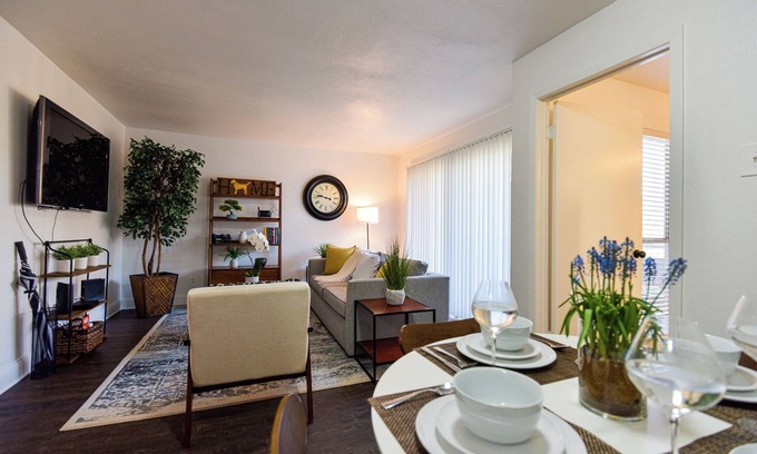 Knox - Henderson Apartment | Apartment at Ventana Canyonnn