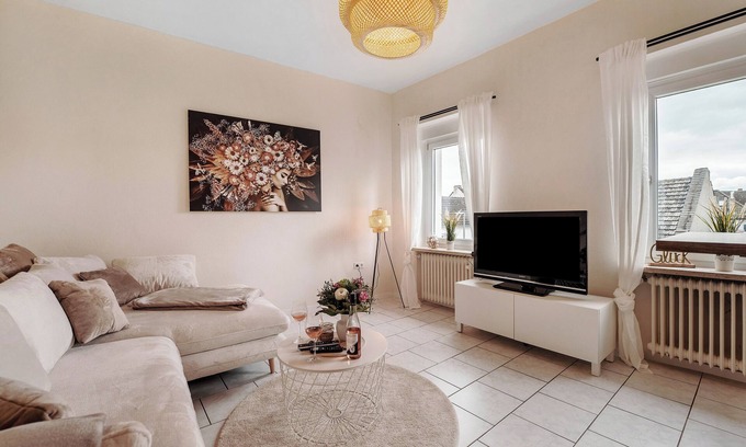 Johannisberg Apartment | Apartment 'Auszeit Am Schloss' with Shared Garden and Wi-Fi