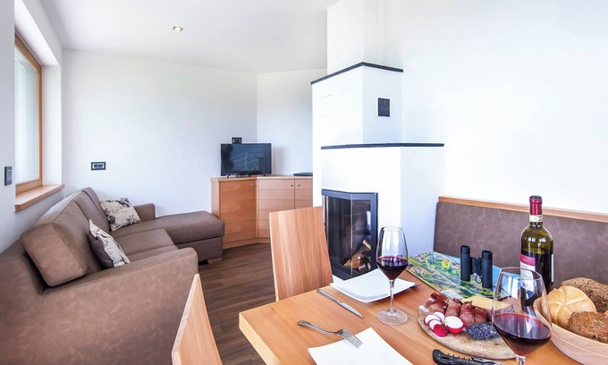 Laion Apartment | Apartment 'Avea App 1-2 Personen' with Mountain View & Garden