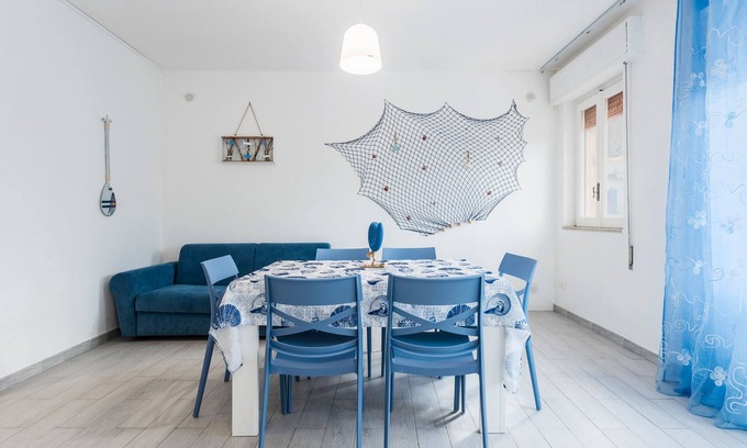 Isola delle Femmine Apartment | Apartment 'Blue Island' with Mountain View, Wi-Fi and Air Conditioning
