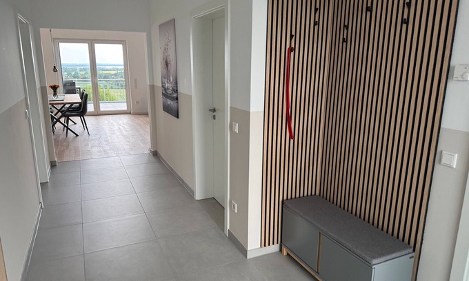 Wolpinghausen Apartment | Apartment 'Berg' with Lake View, Private Terrace and Wi-Fi
