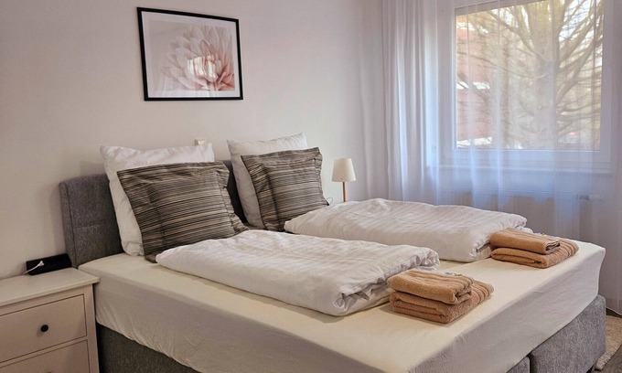 Heppens Apartment | Apartment 'Born' with Balcony and Wi-Fi