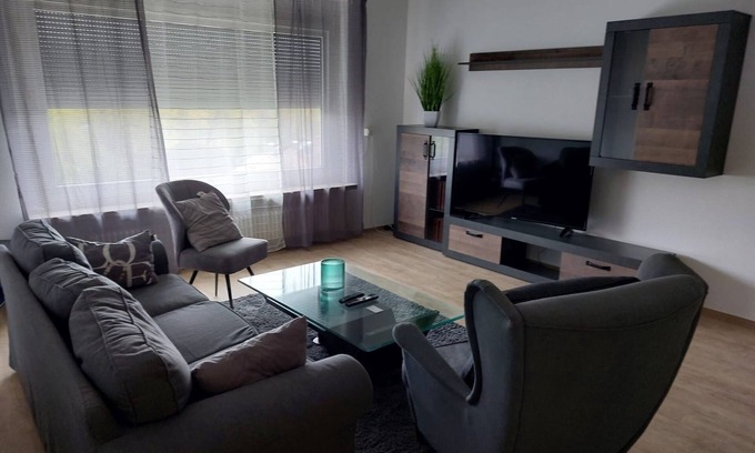 Bruchkoebel Apartment | Apartment 'Bruchköbel Auch Für Monteure' with Balcony and Wi-Fi