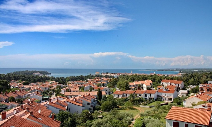 Brulo Apartment | Apartment Brulo in Porec - fine apartment with sea views, climate, internet access