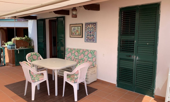 Castiglioncello Apartment | APARTMENT BY THE SEA