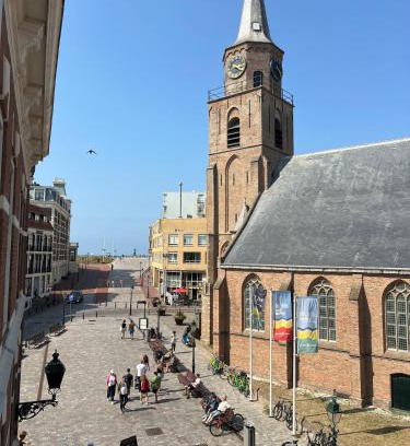 Scheveningen Badplaats Apartment | Apartment by the Beach