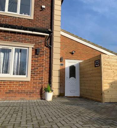 Beddington South Apartment | Apartment C, a one bedroom Flat in south London