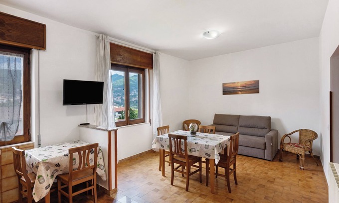 Bomerano Apartment | Apartment 'Capri Vista Monti' with Shared Garden, Balcony and Wi-Fi