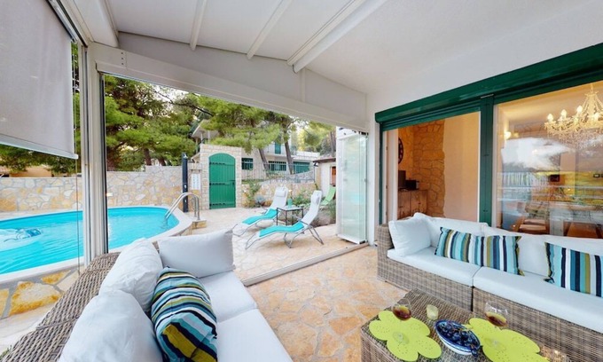 Ivan Dolac Apartment | Apartment Carpe Diem