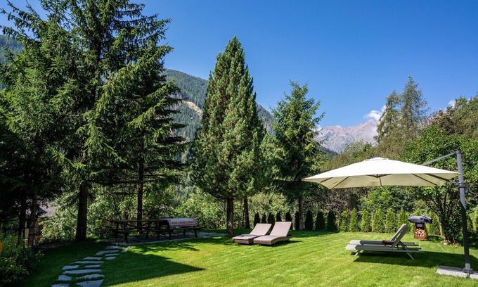 Celledizzo Apartment | Apartment 'Casa Ai Laresi 1' with Mountain View, Private Garden and Wi-Fi