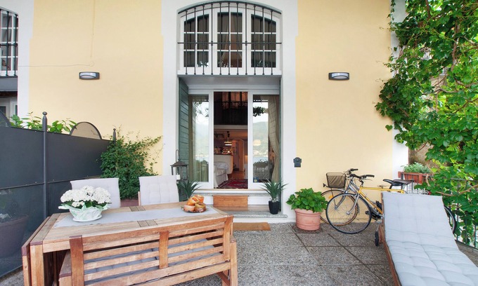 Musso Apartment | Apartment 'Casa Al Molo' with Lake View, Garden and Wi-Fi