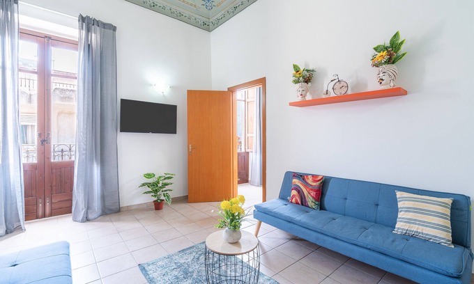 Pachino Apartment | Apartment 'Casa Intersimone' with Wi-Fi and Air Conditioning