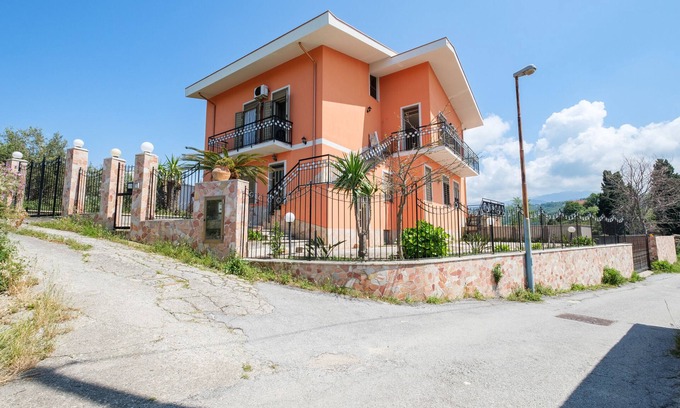 San Pier Niceto Apartment | Apartment "Casa Stella Vista Eolie" with Shared Garden and Wi-Fi
