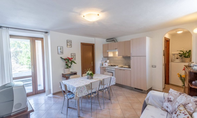 Vesio Apartment | Apartment 'Casa Rita App 4 A' with Terrace, Garden and Shared Wi-Fi