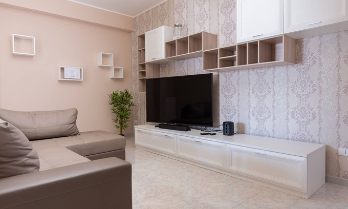 Pulsano Apartment | Apartment 'Casa Vacanze Francesco' with Balcony, Wi-Fi and Air Conditioning