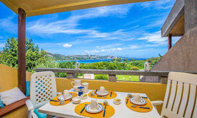 Palau Apartment | Apartment Casa Vacanze Nicola e Maria with Sea View, Balcony, Terrace & Garden