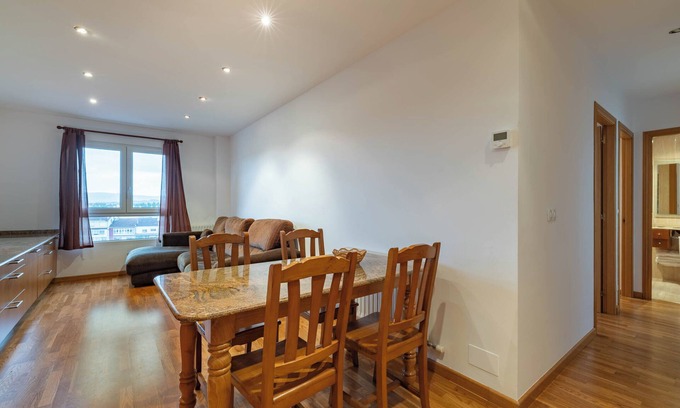 Monforte de Lemos Apartment | Apartment 'Celso Emilio Ferreiro' with Wi-Fi
