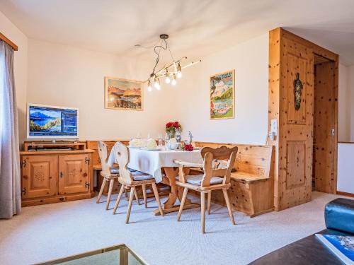 Sils-Maria Apartment | Apartment Chesa Polaschin B - B10 - Sils by Interhome