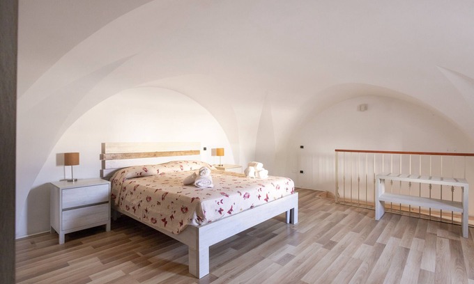 Melendugno Apartment | Apartment 'Corte Nonna Mmela' with Private Terrace, Wi-Fi and Air Conditioning
