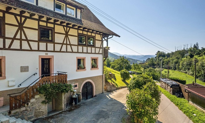 Oberkirch Apartment | Apartment "Decker" with Shared Terrace, Balcony and Wi-Fi