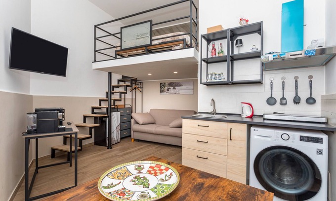 Acireale Apartment | Apartment 'Del Tocco' with Wi-Fi and Air Conditioning