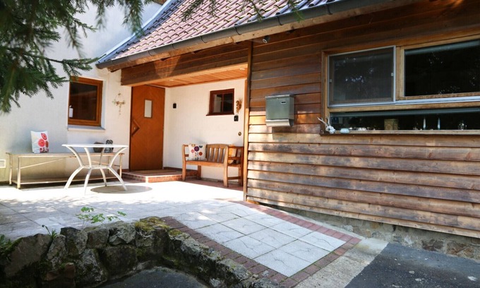 Jesberg Apartment | Apartment 'Die Försterinstube' with Shared Terrace, Shared Garden and Wi-Fi