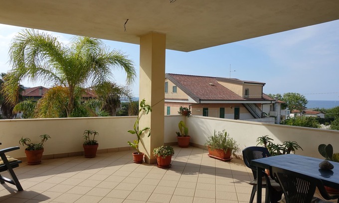 Calimera Apartment | apartment directly on the sea