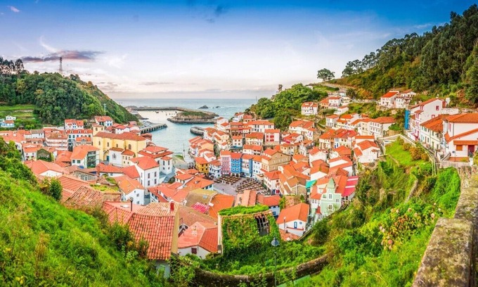 La Atalaya Apartment | Apartment El Capricho- CUDILLERO- 450 meters from downtown