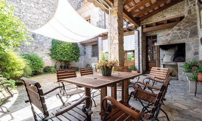 Conesa Apartment | Apartment 'El Clos 1' with Mountain View, Private Terrace and Wi-Fi