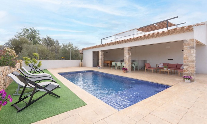 Vall d'Alba Apartment | Apartment 'El Secret De Marco' with Mountain View, Wi-Fi and Air Conditioning