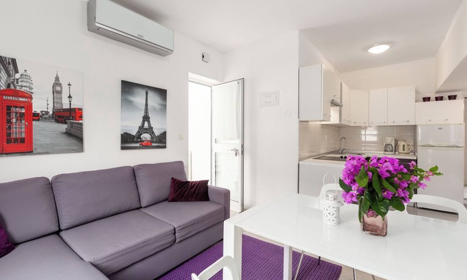 Brulo Apartment | Apartment Enny 1 for 2-4 persons in Porec, near the sea, parking